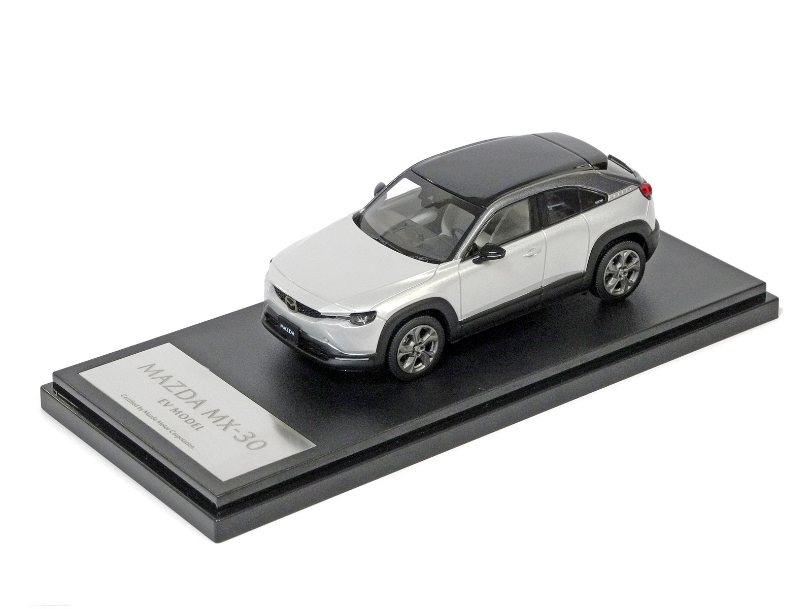 MAZDA MX-30 1/43 モデルカー M1L(11).jpg