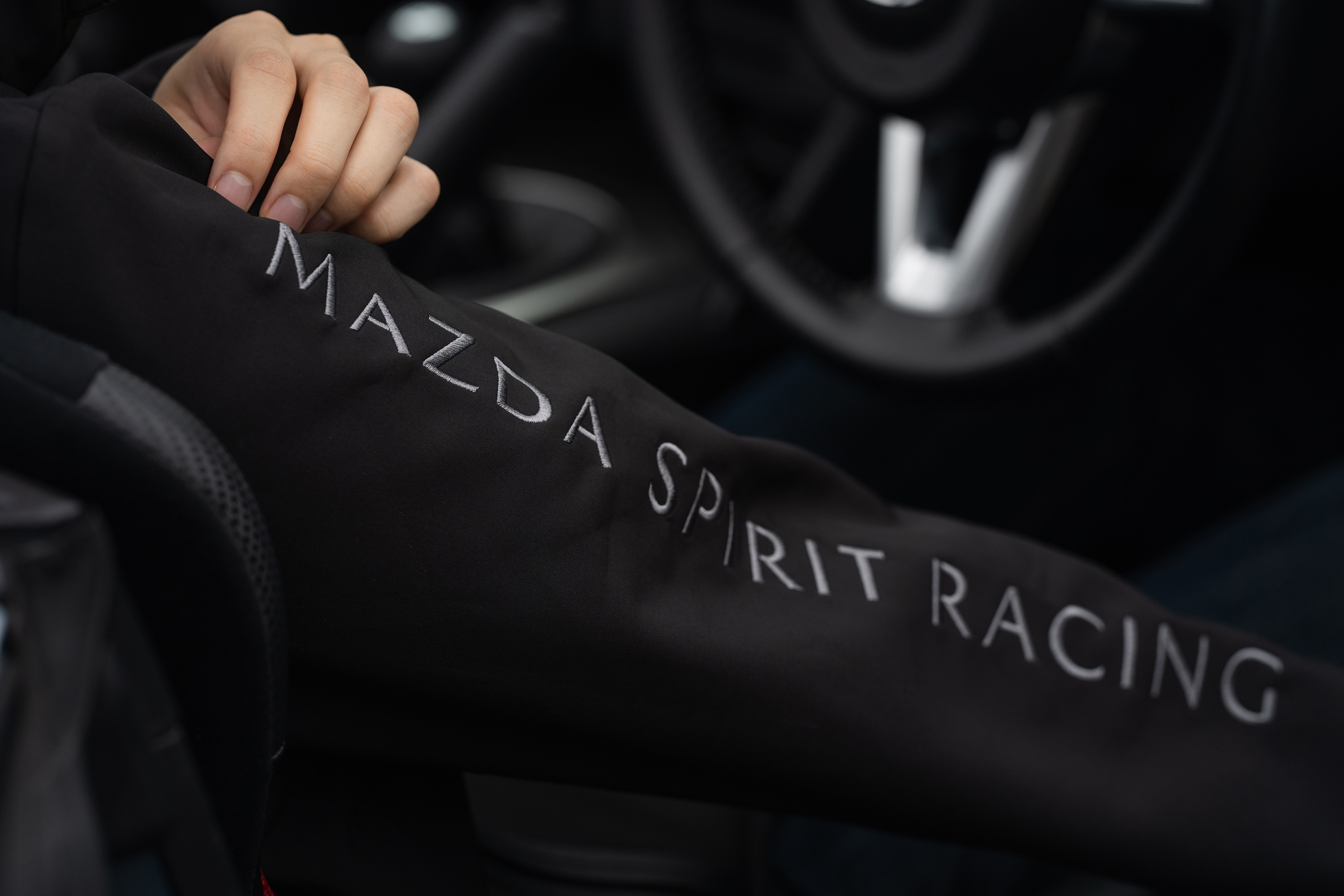 MAZDA SPIRIT RACING ジャケット（ブラック）