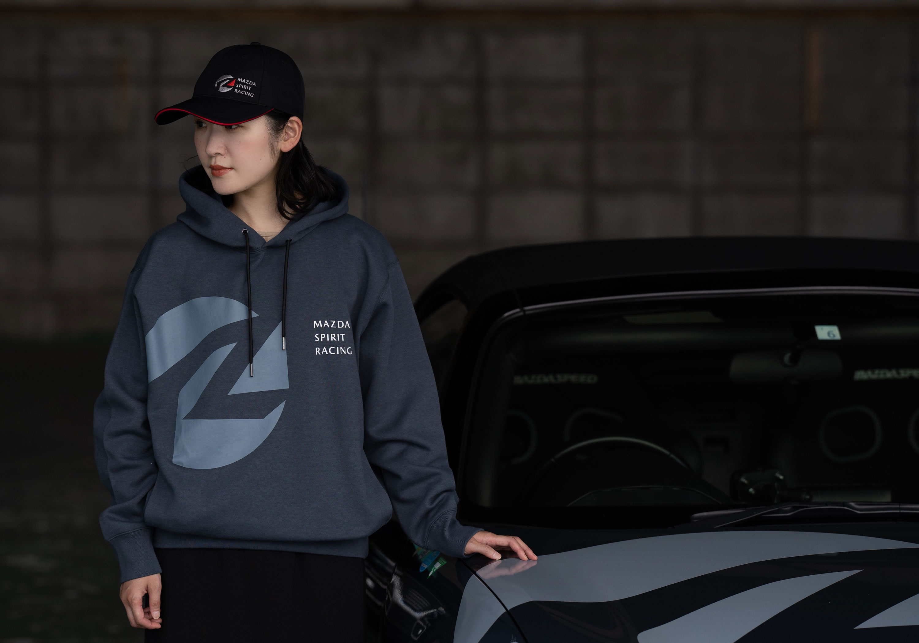 MAZDA SPIRIT RACING パーカーダイナミックロゴ
